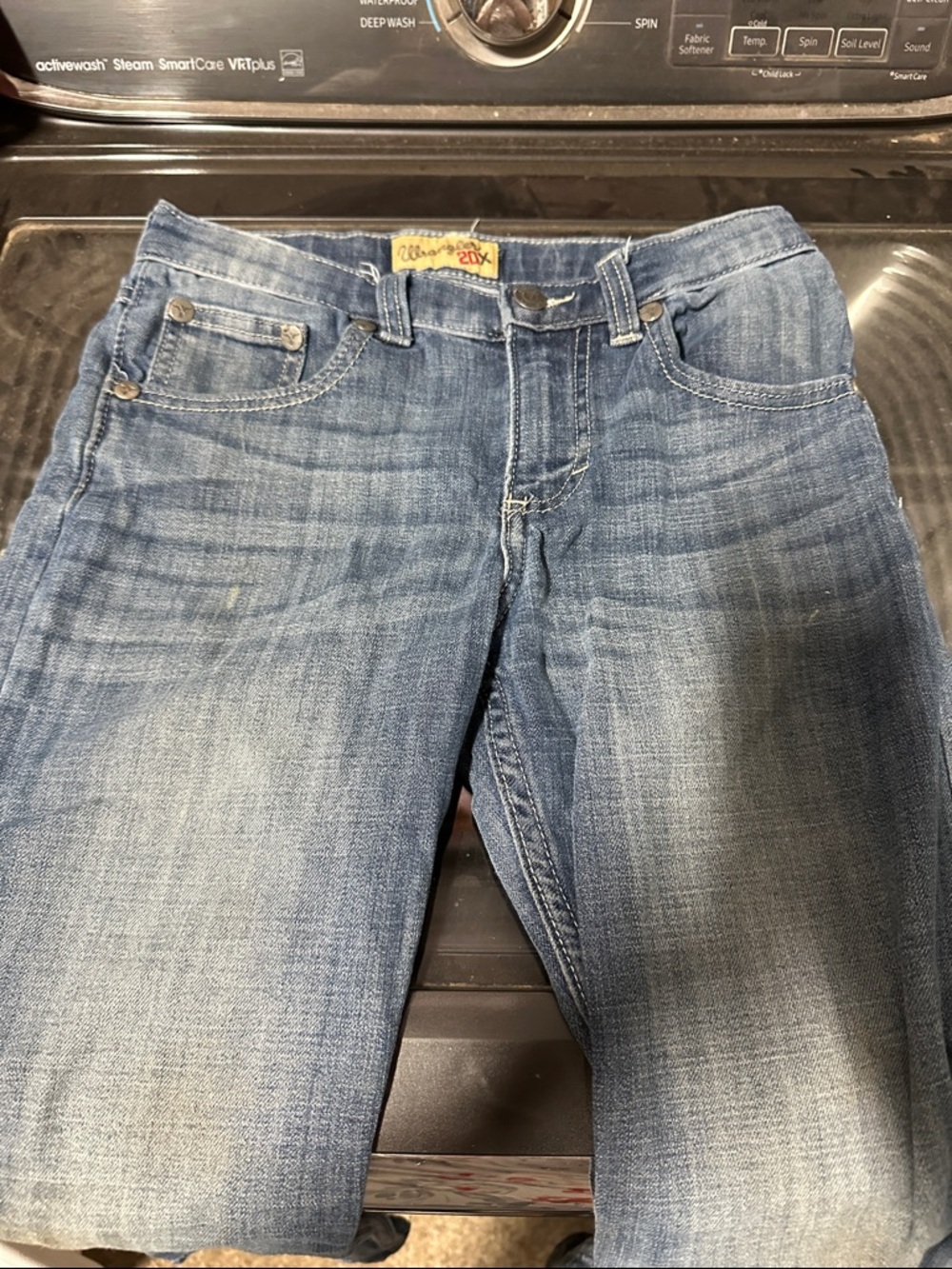 Boy’s (11 slim)  Blue Washed Jeans - Classic Straight Fit